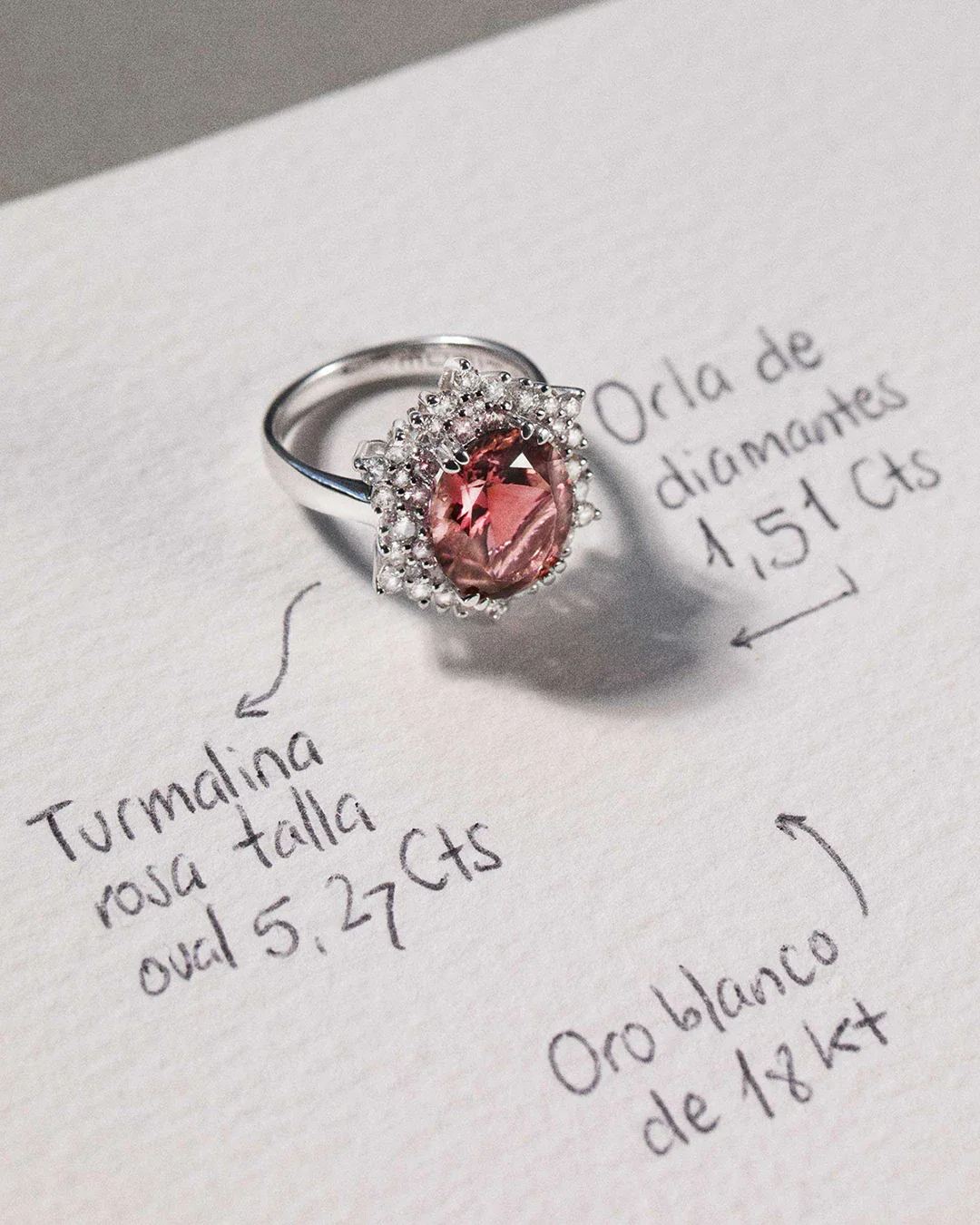 Sortija Petra de Turmalina Rosa y Diamantes 1,51 Cts. en Oro Blanco de 18 Kt - Image 5