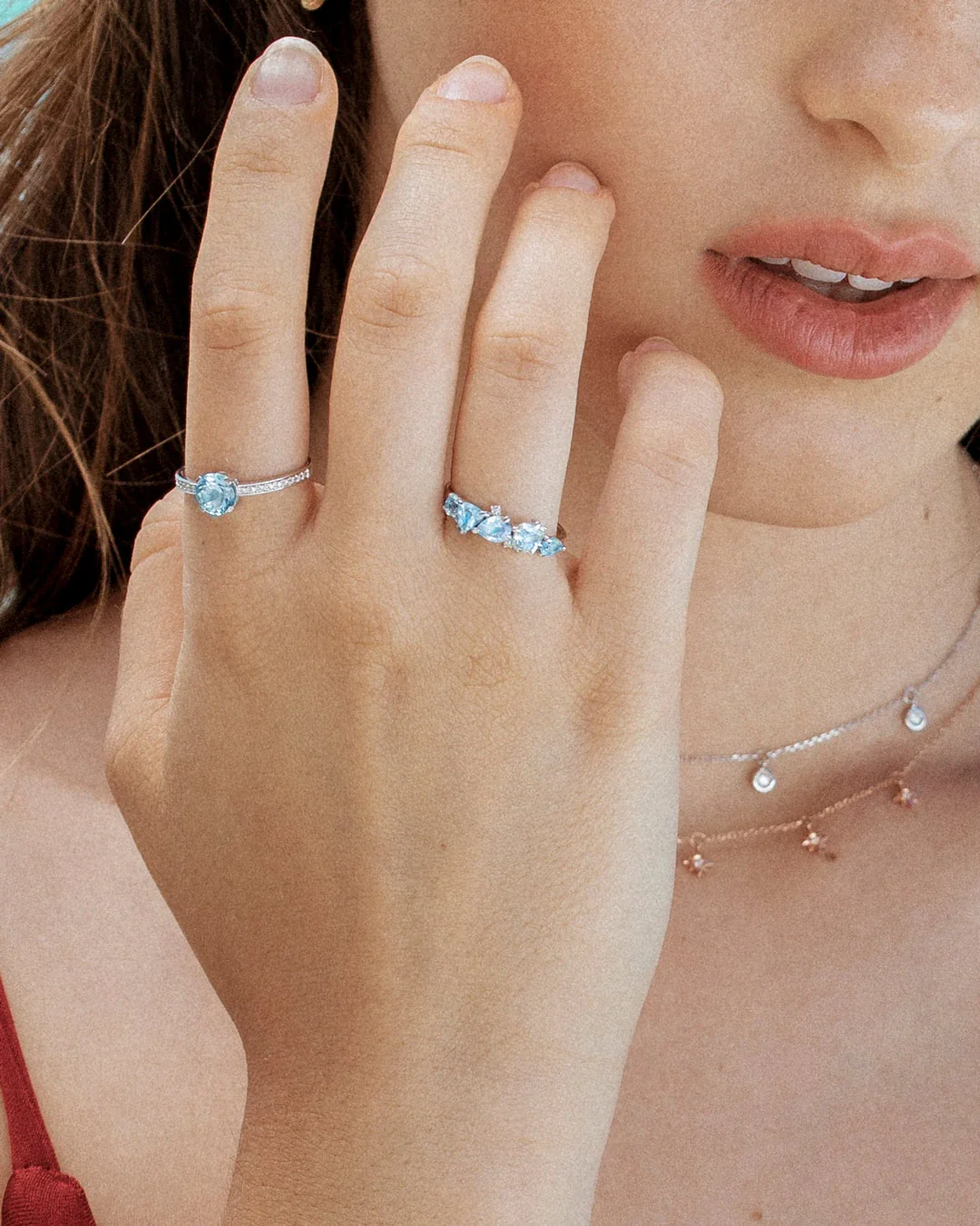 Sortija Radiant de Aguamarina y Diamantes en Oro Blanco de 18 Kt - Image 2