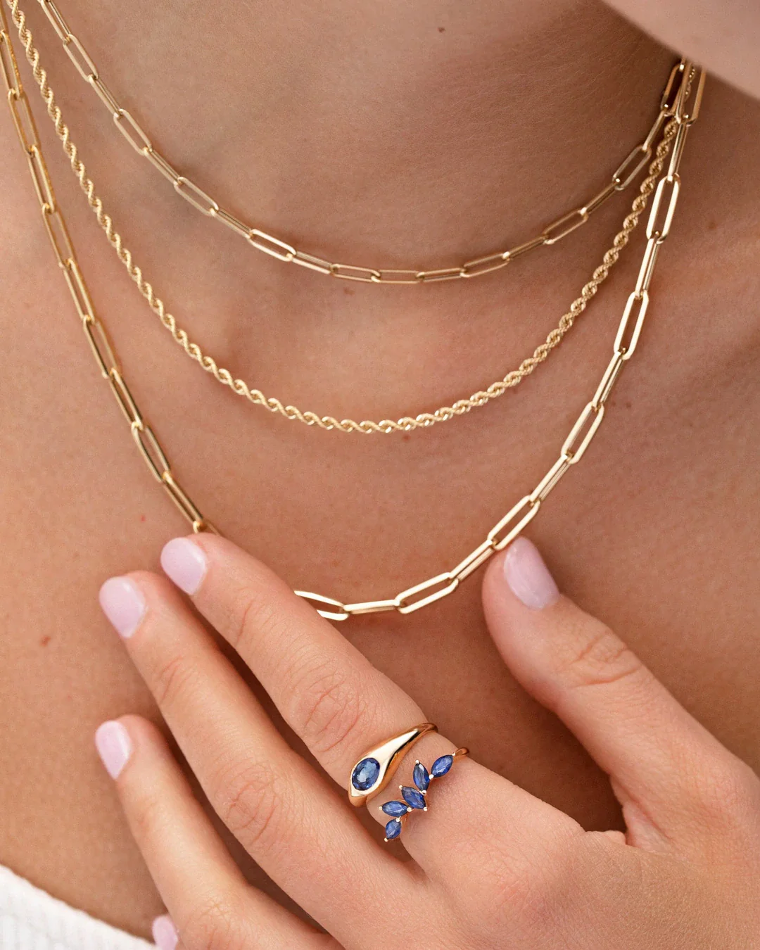 Sortija Sello Amar de Zafiro Oval en Oro Amarillo de 18 Kt - Image 5