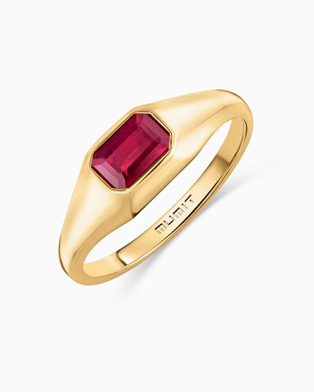 Sortija Sello Amar de Rubí en Oro Amarillo de 18 Kt