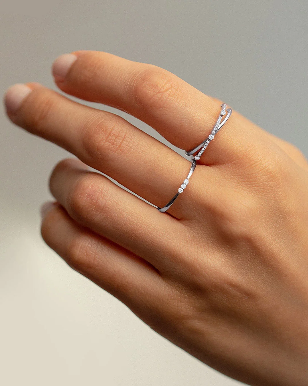 Sortija Sweet Diamonds en Oro Blanco de 18 Kt - Image 2