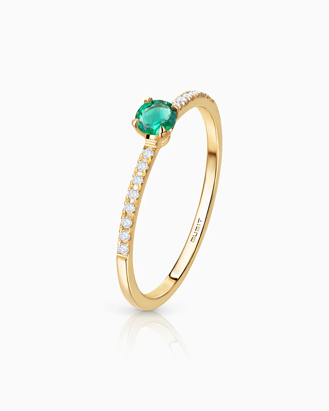 Sortija Sylvie de Esmeralda y Diamantes en Oro Amarillo de 18 Kt